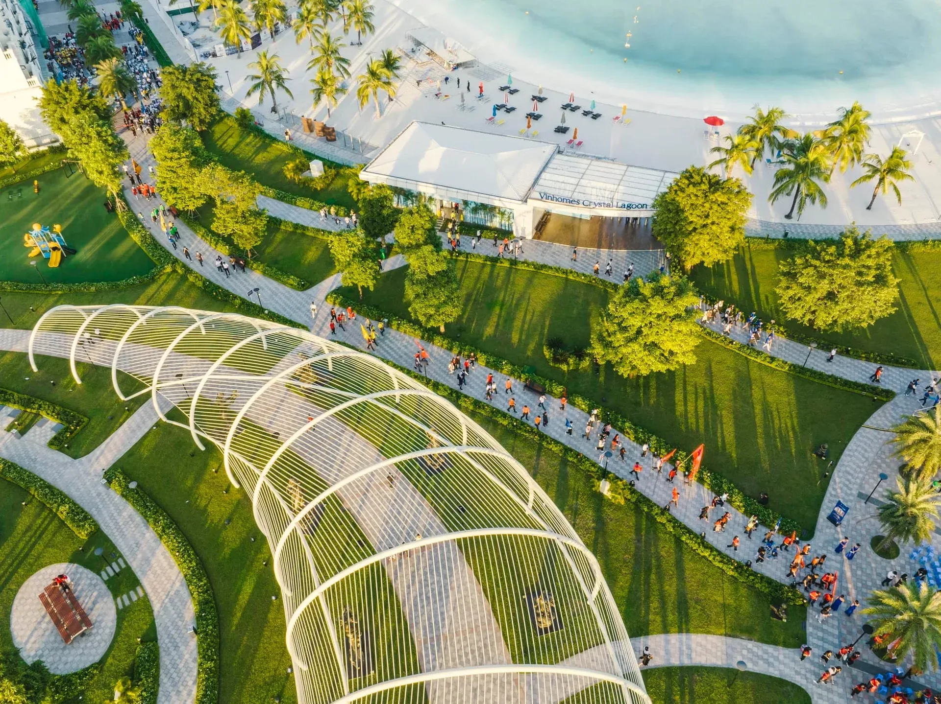 Artwork biểu tượng tại Quảng trường Cá Voi Vinhomes Ocean Park 1